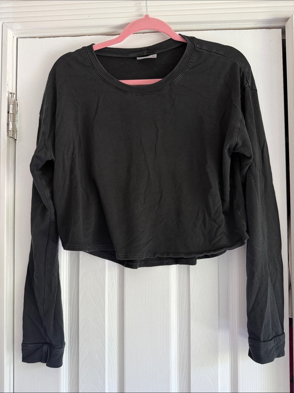Everyday Black Long-Sleeve Crop Tee
